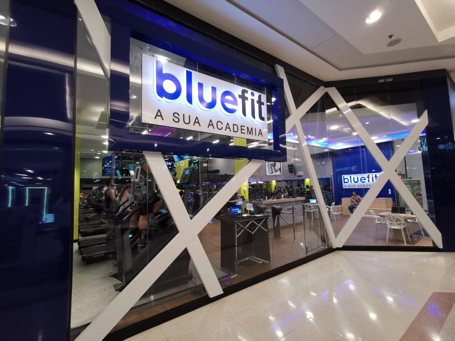 Academia Bluefit